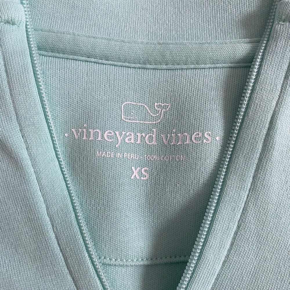 vineyard vines pullover - Picture 3 of 3